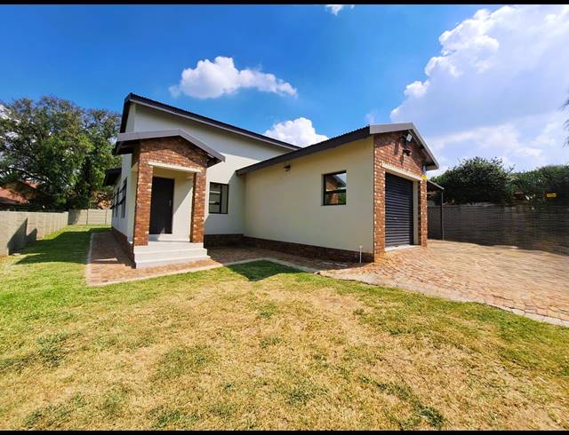 3 BEDROOM HOUSE FOR SALE IN RENSBURG